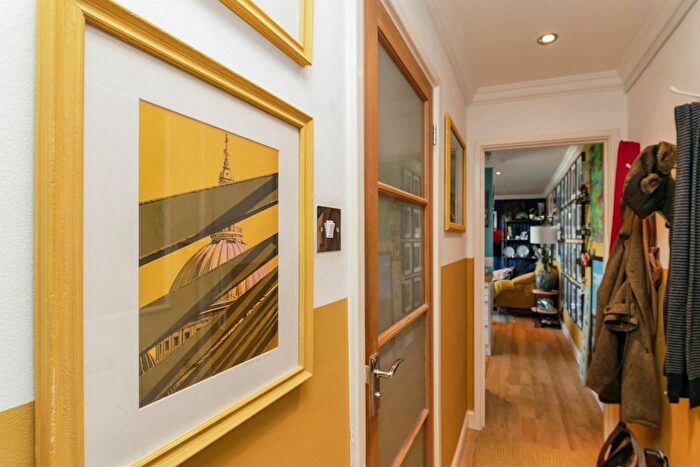 1 Bedroom Flat For Sale In Marine Court, St. Leonards-On-Sea, TN38