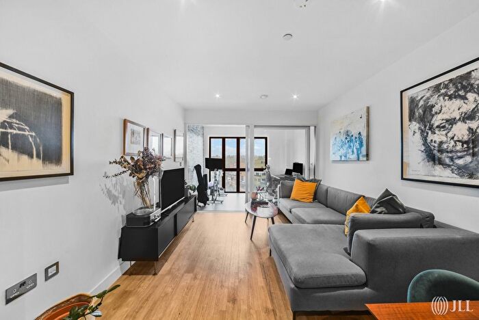 2 Bedroom Flat For Sale In Capitol Court, Wansbeck Road, London, E3