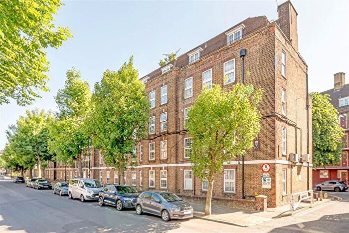 2 Bedroom Flat To Rent In George Row, Bermondsey, SE16