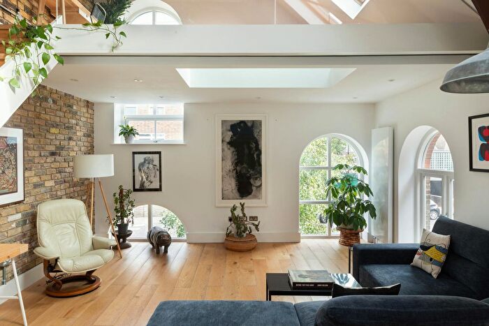 3 Bedroom Property For Sale In Nunhead Grove, London, SE15