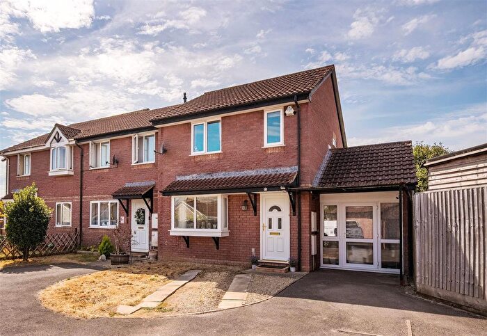 3 Bedroom Semi Detached House For Sale In Speedwell Close, Trowbridge, BA14