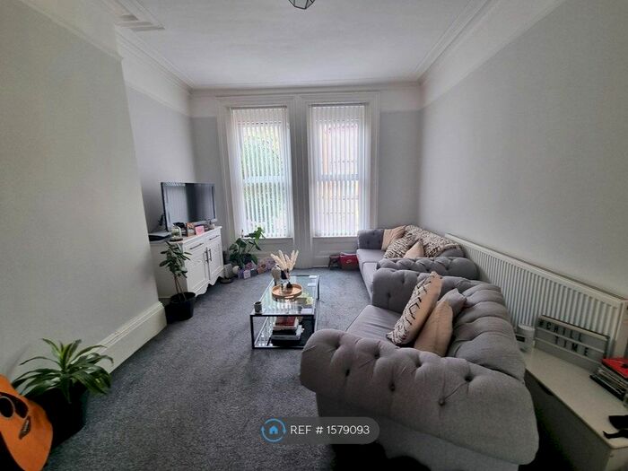 2 Bedroom Flat To Rent In Alexandra Road, Wirral, CH43