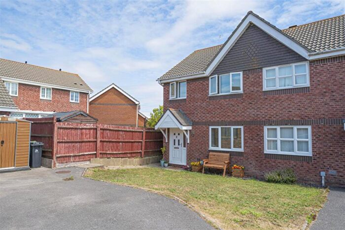 3 Bedroom Semi-Detached House To Rent In Plover Drive, Chickerell, Weymouth, DT3