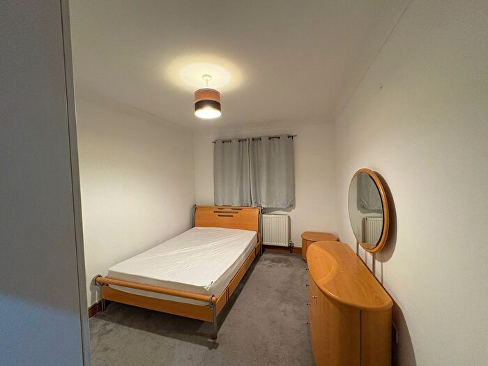 Studio To Rent In Melford Road, London, E6