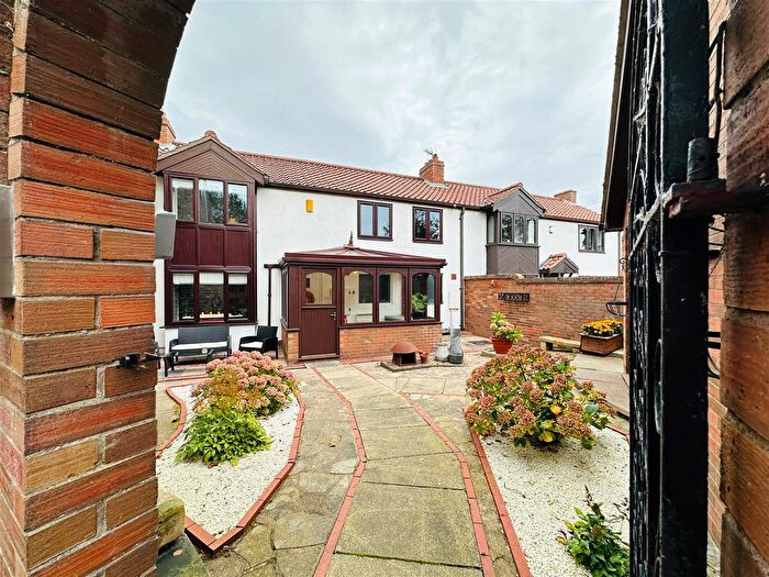 2 Bedroom Semi-detached House For Sale In Hook Road, Goole, DN14