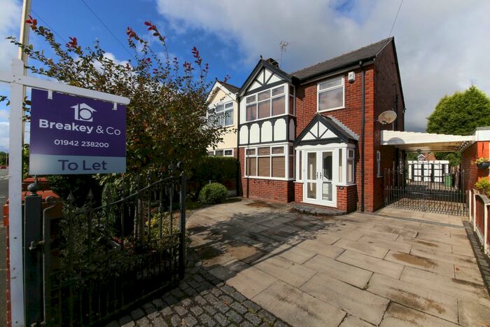 3 Bedroom Semi-Detached House To Rent In Moor Road, Orrell, Wigan, Lancashire, WN5