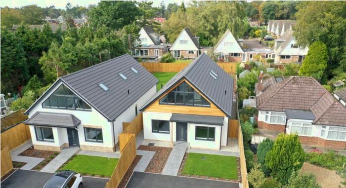 4 Bedroom Detached House To Rent In Elmhurst Road, Bournemouth, BH22