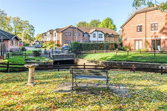 2 Bedroom Property For Sale In Addlestone, Surrey, KT15