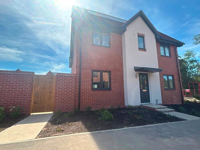 3 Bedroom Semi-Detached House To Rent In Budding Close, Whiteley, Fareham, Hampshire, PO15