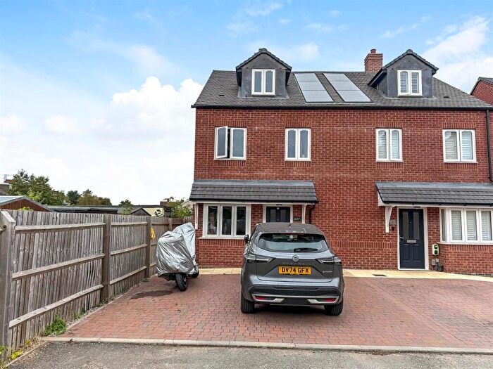 4 Bedroom Semi-Detached House For Sale In Shortwood Place, Coventry * Based Over Three Floors *, CV2