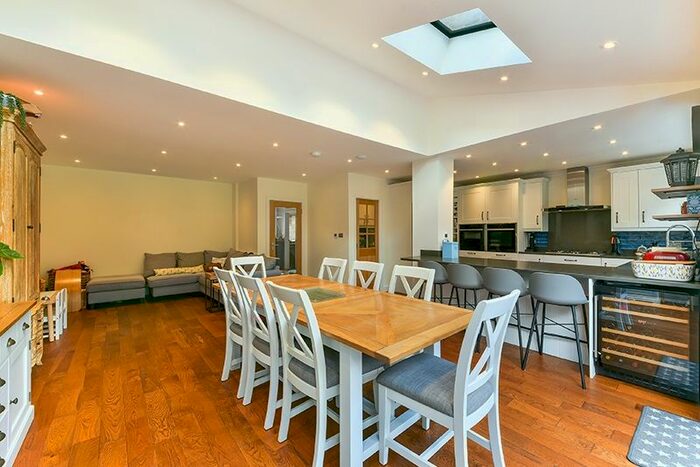 4 Bedroom Flat To Rent In Ashburnham Avenue, Harrow-On-The-Hill, Harrow, HA1