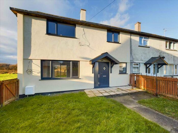 3 Bedroom Semi-Detached House For Sale In Dol Eithin, Caergeiliog, Valley, LL65