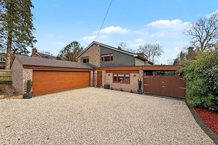 4 Bedroom Detached House For Sale In Shawford, SO21