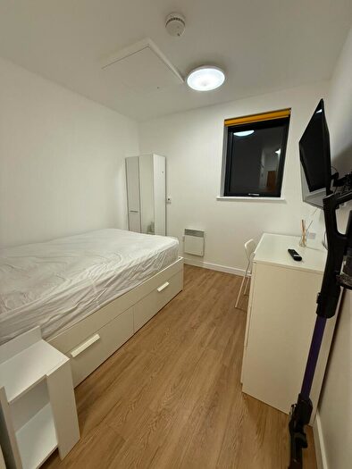 1 Bedroom Flat To Rent In Chapel Street, Salford, M3