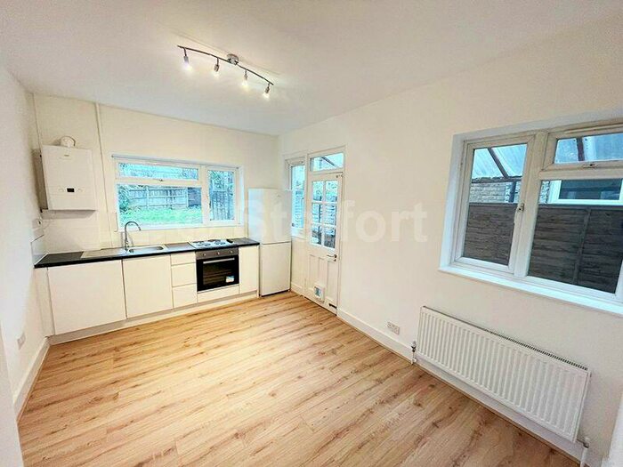 2 Bedroom Flat To Rent In Prince Regent Lane, West Beckton, London, E16