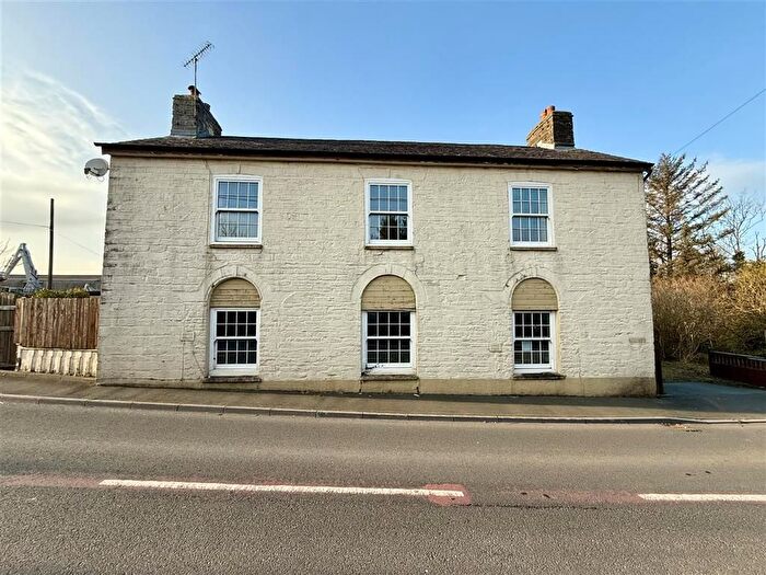 4 Bedroom Detached House For Sale In New Inn, Pencader, SA39