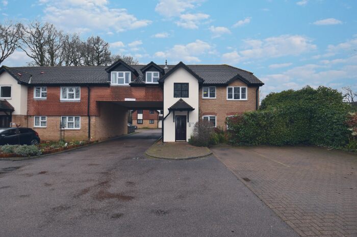 2 Bedroom Flat To Rent In The Woodlands, RH6