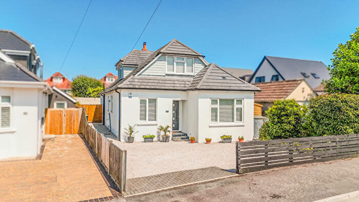 5 Bedroom Chalet For Sale In Minterne Road, Mudeford, Christchurch, BH23