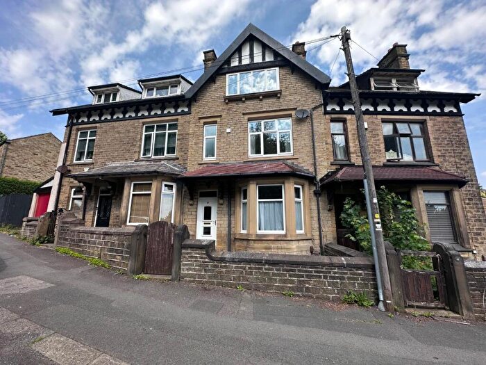 3 Bedroom Terraced House To Rent In Lindley, HD3