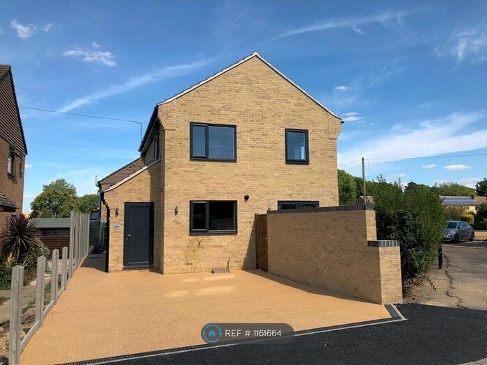 3 Bedroom Detached House To Rent In Macaulay Avenue, Cambridge, CB22