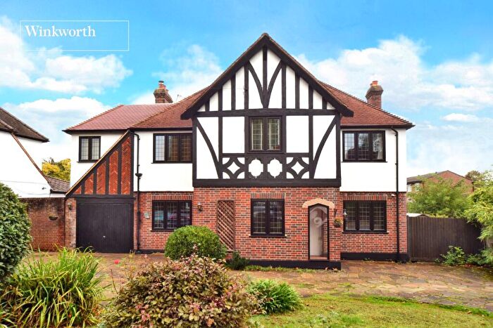 4 Bedroom Detached House For Sale In Kingsmead Avenue, Worcester Park, KT4
