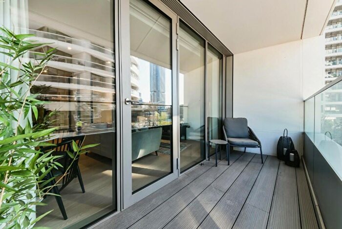 Apartment To Rent In Water Street, London, E14