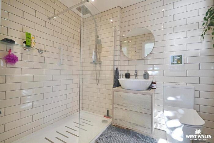 4 Bedroom Detached House For Sale In New Hill, Goodwick, SA64 - Photo 7