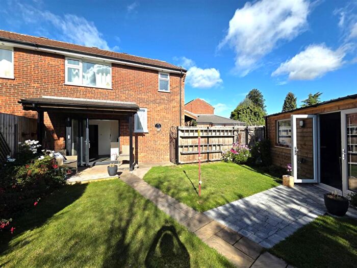 3 Bedroom Semi-Detached House For Sale In Lexington Court, Tuxford, Newark, NG22