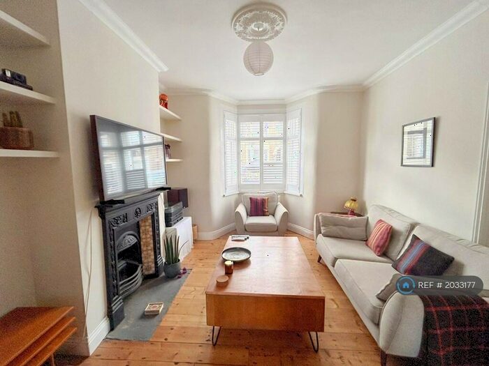 3 Bedroom Terraced House To Rent In Fourth Avenue, London, E12