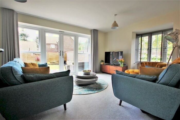 3 Bedroom Link Detached House To Rent In Lamble Walk, East Hanney, Wantage, Oxfordshire, OX12