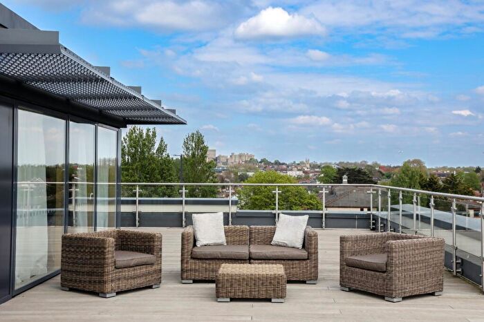 2 Bedroom Flat To Rent In Castle View Retirement Village, Helston Lane, SL4