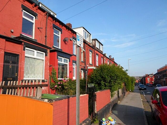 2 Bedroom Terraced House To Rent In Cowper Grove, Leeds, LS8