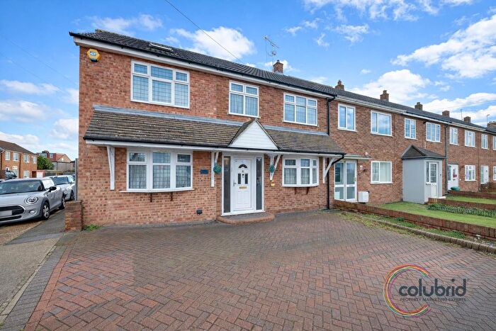5 Bedroom End Terrace House For Sale In South End Road, Rainham, RM13