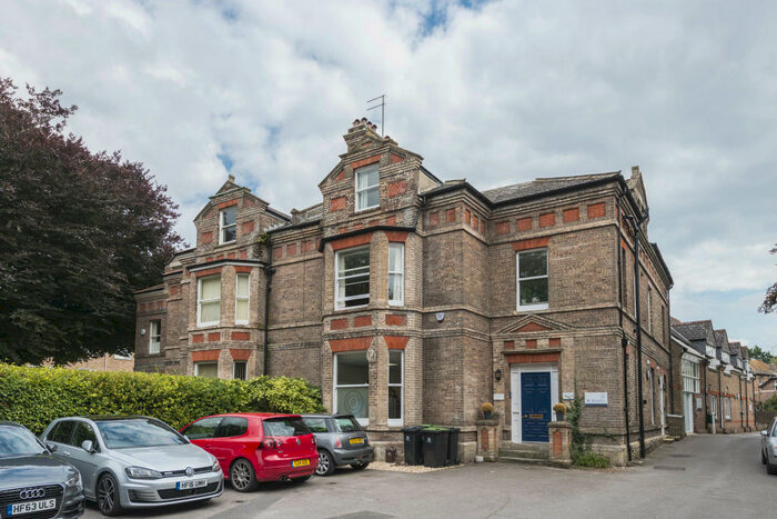 2 Bedroom Apartment To Rent In Dorcheter Town Center, DT1