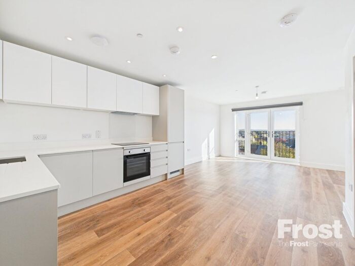 1 Bedroom Flat To Rent In Bath Road, Slough, Berkshire, SL1