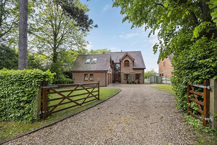 6 Bedroom Detached House For Sale In Upper Warren Avenue, Reading, RG4