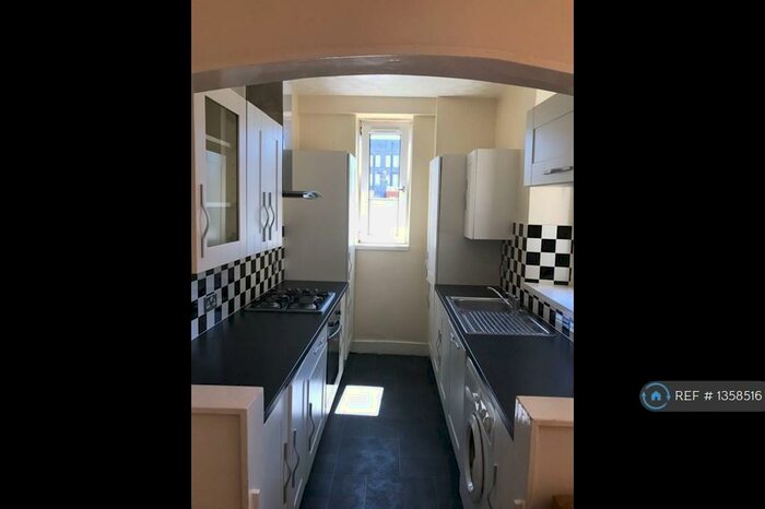 2 Bedroom Flat To Rent In Summerfield Terrace, Aberdeen, AB24