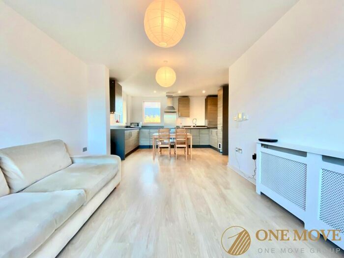 3 Bedroom Flat To Rent In Pitfield Street, Hitchcock House, N1