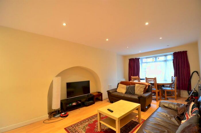 3 Bedroom Terraced House To Rent In / Academic Year Fantastic Double Bedroom Student/Professional House, Quinton Road, Harborne Ultrafast M Bro, B17