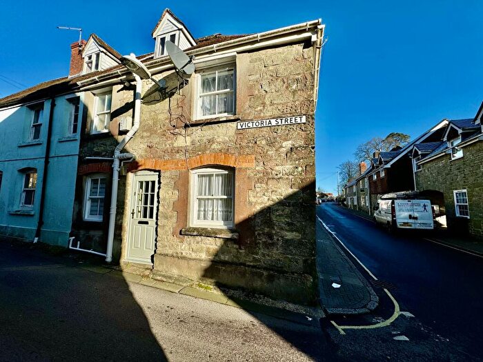 2 Bedroom End Of Terrace House To Rent In Victoria Street, Shaftesbury, SP7