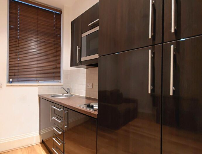 Studio To Rent In Inglewood Mansions, West End Lane, West Hampstead, London, NW6