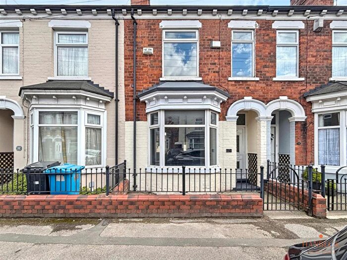 3 Bedroom Terraced House For Sale In Queensgate Street, Hull, HU3