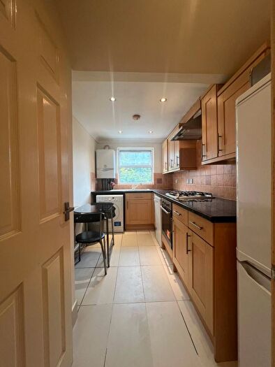 2 Bedroom Flat To Rent In Lawrie Park Road, London, SE26