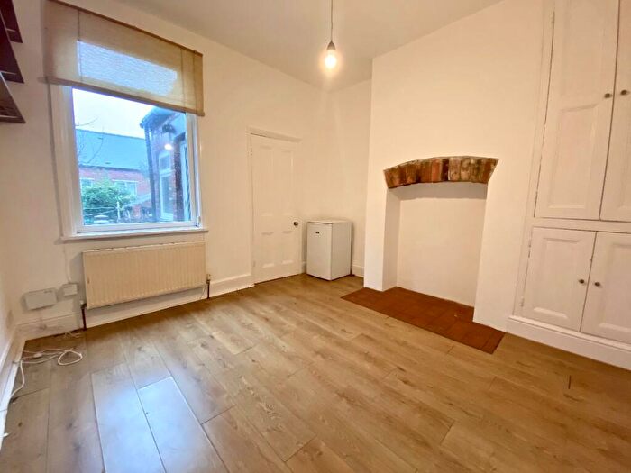 3 Bedroom Terraced House To Rent In Warwick Terrace, Sheffield, S10
