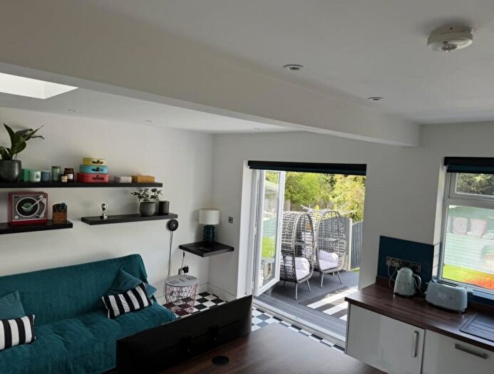 2 Bedroom Flat For Sale In Cromwell Road, Brentwood, CM14