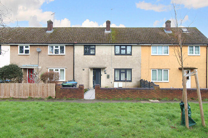 3 Bedroom Terraced House For Sale In Brickmakers Lane, Hemel Hempstead, HP3