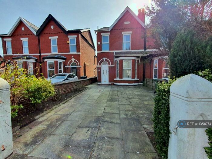 4 Bedroom Semi-Detached House To Rent In Beacham Road, Southport, PR8