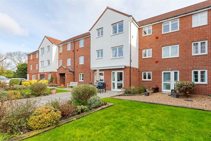 1 Bedroom Retirement Property For Sale In Station Road, Letchworth Garden City, SG6