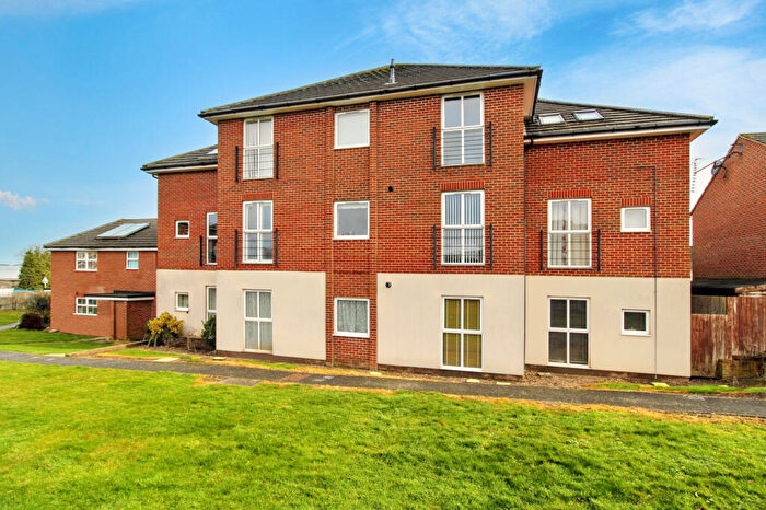 2 Bedroom Apartment For Sale In Bedford Court, Farnborough, GU14