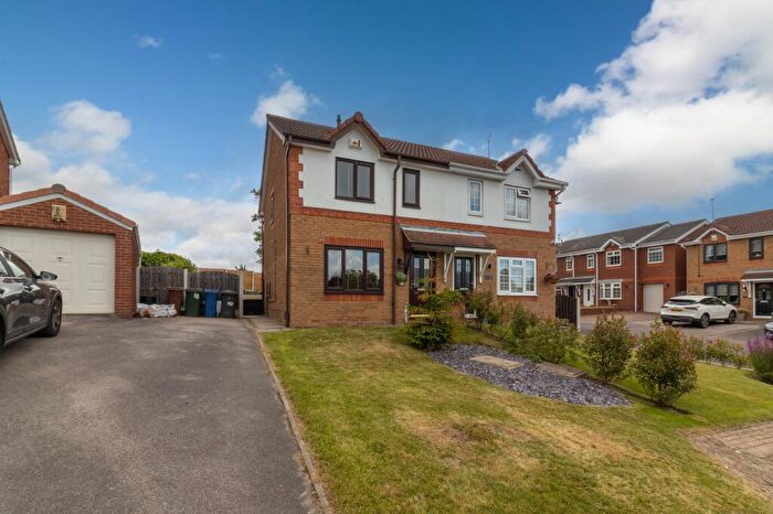 3 Bedroom Semi Detached House For Sale In White Cross Court, Cudworth, Barnsley, S72